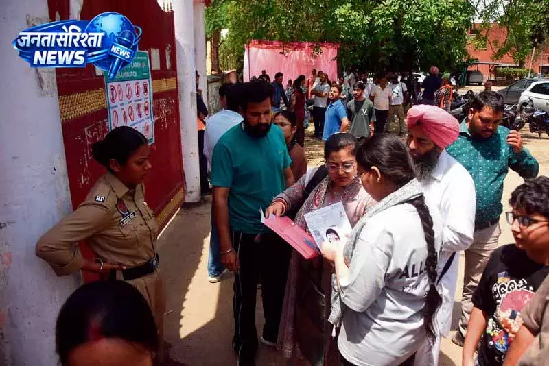 NEET UG: 5,000 उम्मीदवारों ने 15 शहर सेंटर्स पर परीक्षा दी NEET UG: 5,000 उम्मीदवारों ने 15 शहर सेंटर्स पर परीक्षा दी