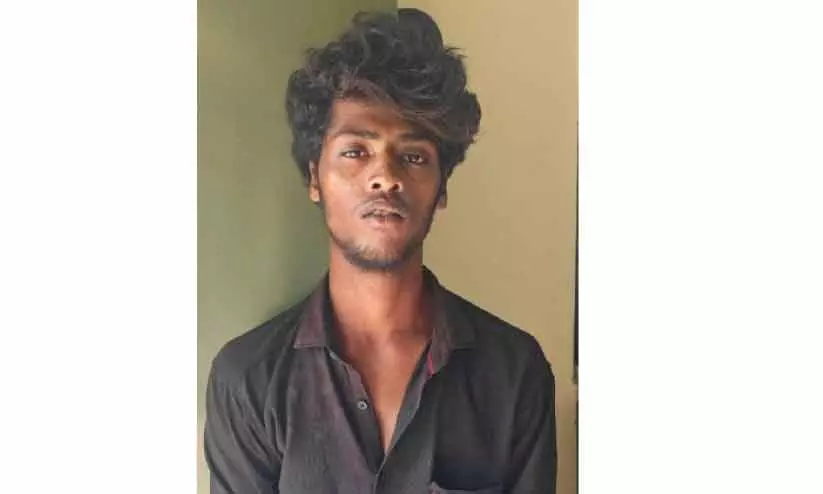 Kerala : कोट्टियम पुलिस की बड़ी कार्रवाई, टू-व्हीलर चोरी मामले में युवक गिरफ्तार Kerala : कोट्टियम पुलिस की बड़ी कार्रवाई, टू-व्हीलर चोरी मामले में युवक गिरफ्तार