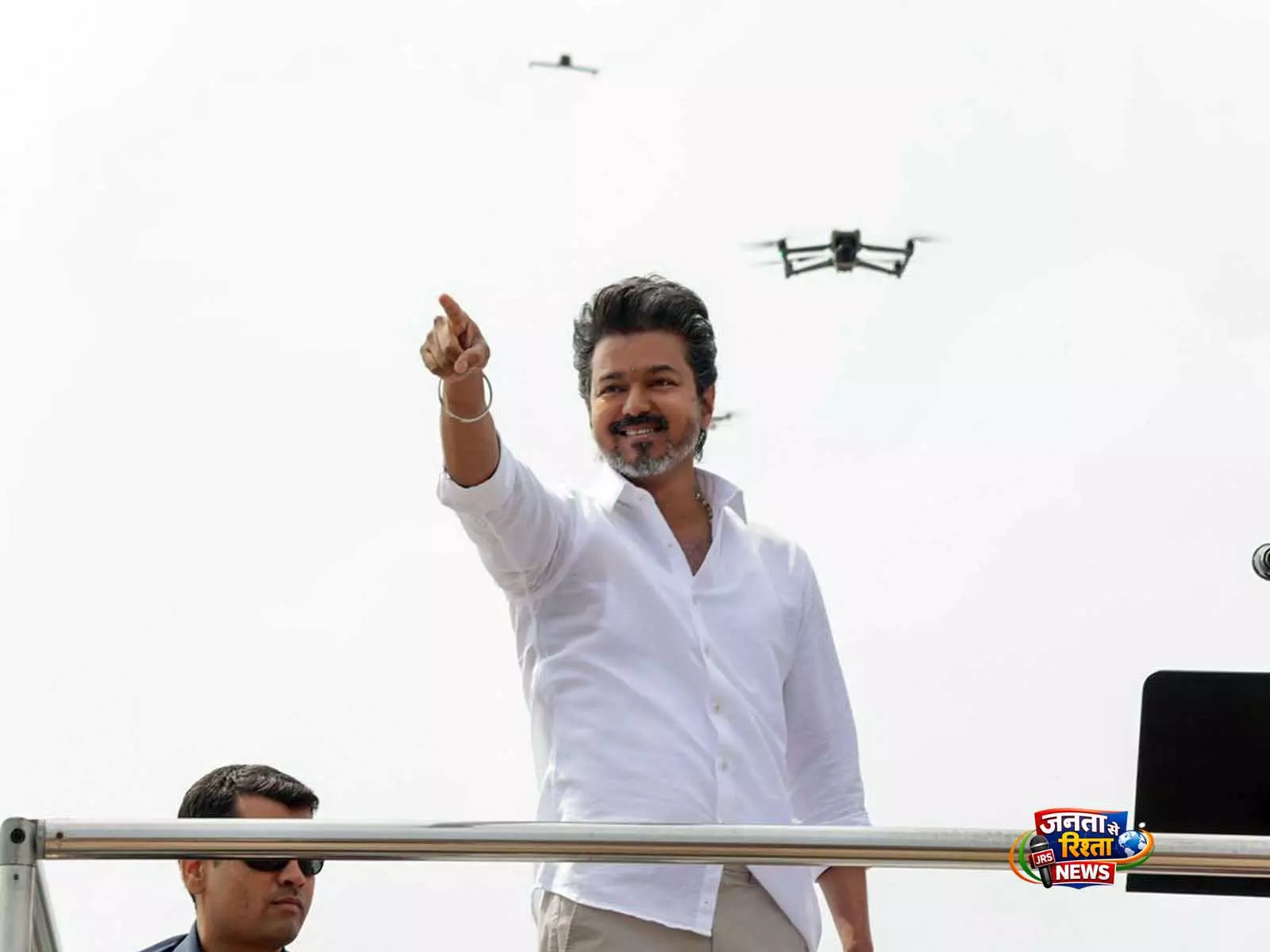 Thalapathy Vijayके ब्लॉकबस्टर डेब्यू से द्रविड़ पार्टियां हतप्रभ; फोर्ट सेंट जॉर्ज में सेंध लगाई Thalapathy Vijayके ब्लॉकबस्टर डेब्यू से द्रविड़ पार्टियां हतप्रभ; फोर्ट सेंट जॉर्ज में सेंध लगाई