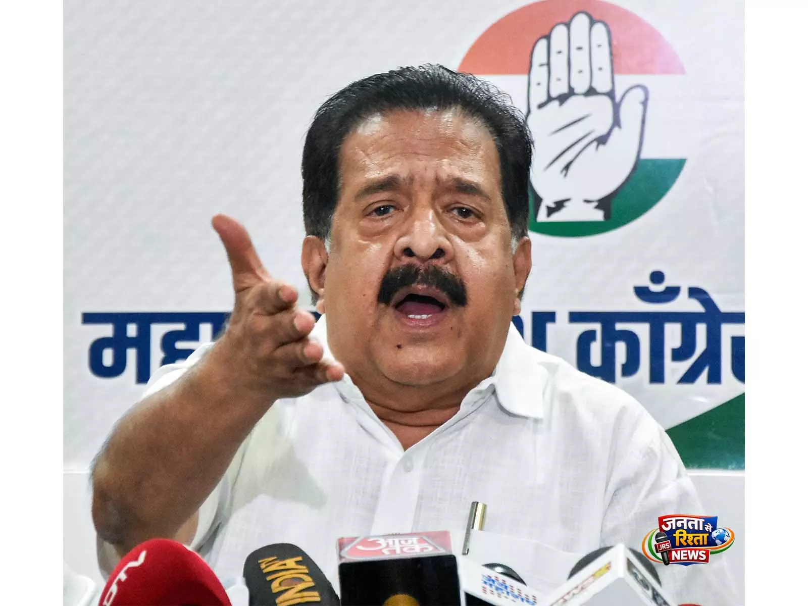 केरल चुनाव रुझान: UDF की मजबूत बढ़त, चेन्निथला और चांडी ओमन की जीत; LDF के शिवनकुट्टी पीछे केरल चुनाव रुझान: UDF की मजबूत बढ़त, चेन्निथला और चांडी ओमन की जीत; LDF के शिवनकुट्टी पीछे