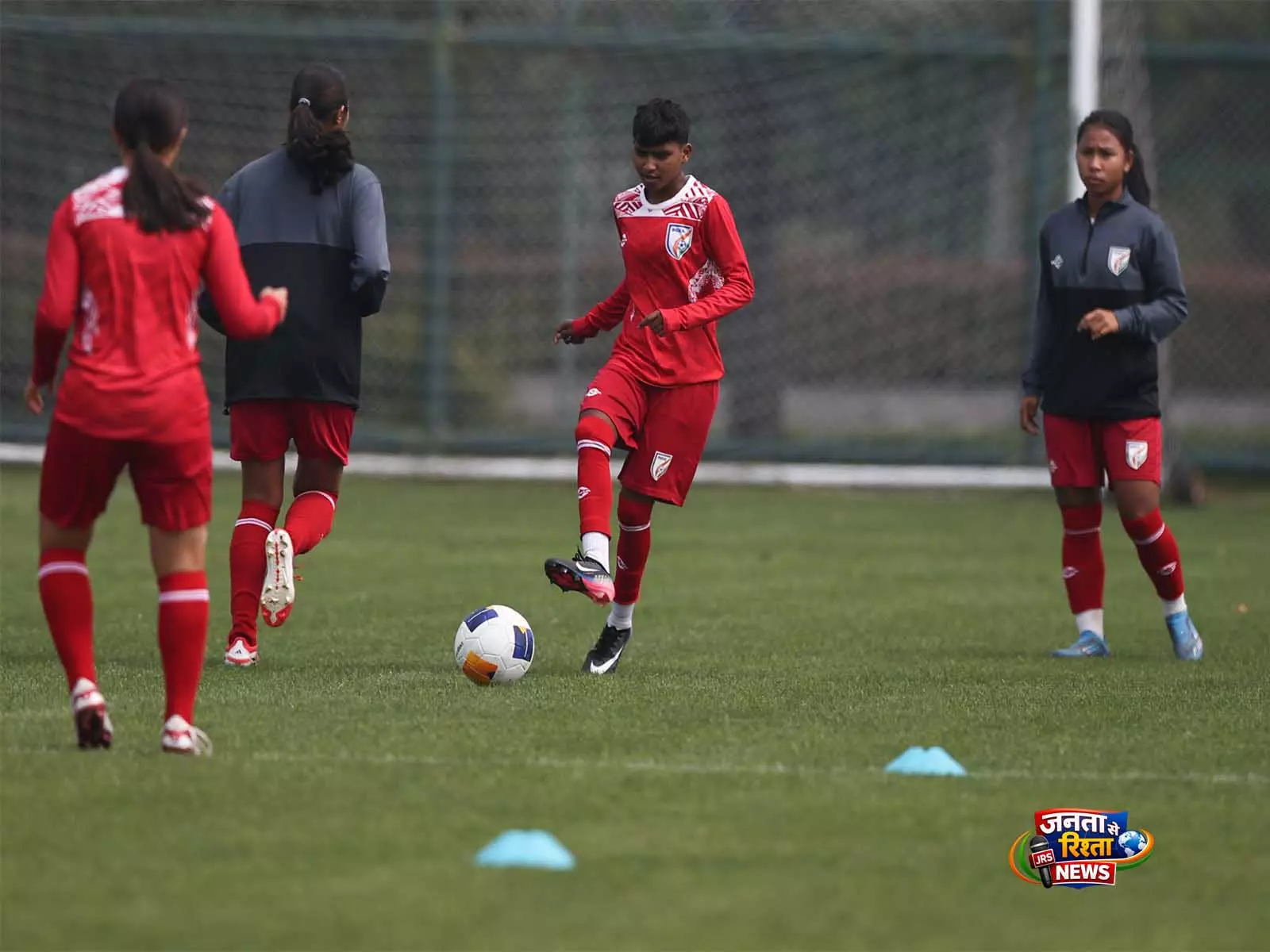 AFC U17 महिला एशियाई कप में जापान के खिलाफ कड़ी चुनौती के लिए भारत तैयार AFC U17 महिला एशियाई कप में जापान के खिलाफ कड़ी चुनौती के लिए भारत तैयार