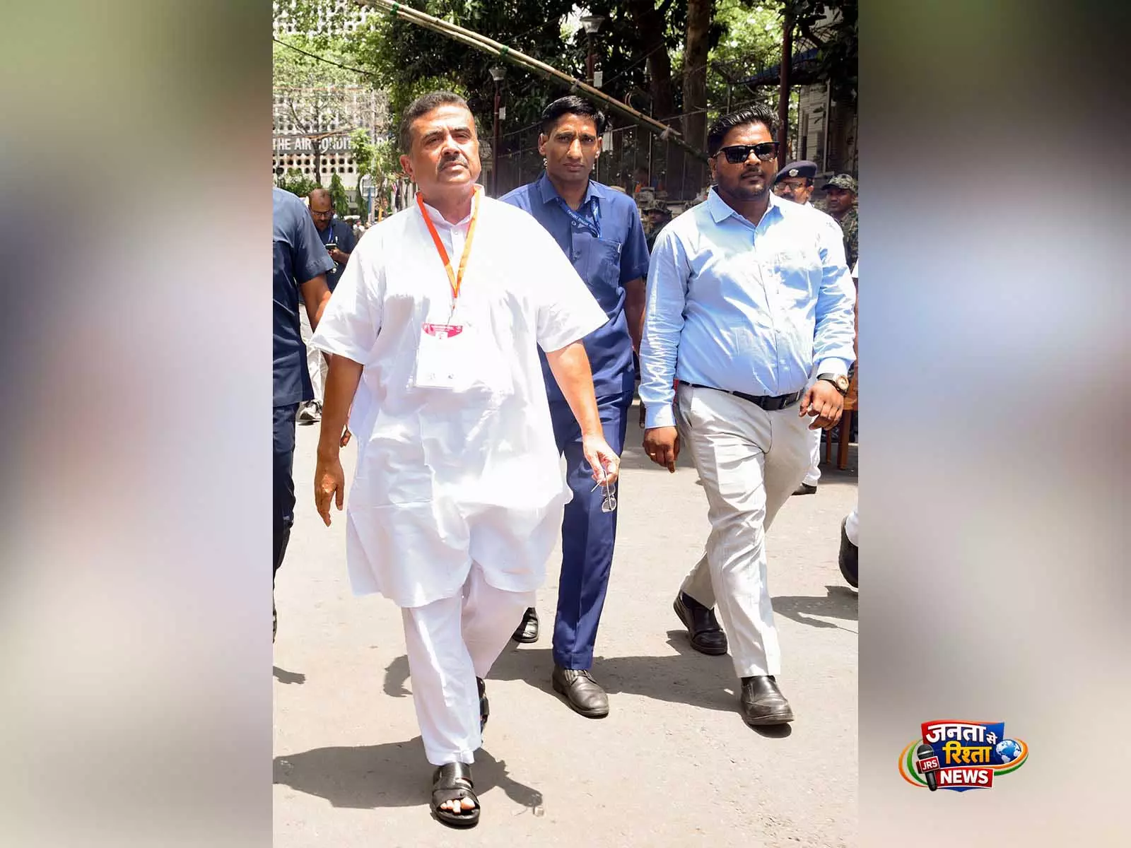 भवानीपुर का रोमांचक मुकाबला: अधिकारी ममता से आगे निकले, BJP की बंगाल पर ऐतिहासिक कब्ज़े पर नज़र भवानीपुर का रोमांचक मुकाबला: अधिकारी ममता से आगे निकले, BJP की बंगाल पर ऐतिहासिक कब्ज़े पर नज़र