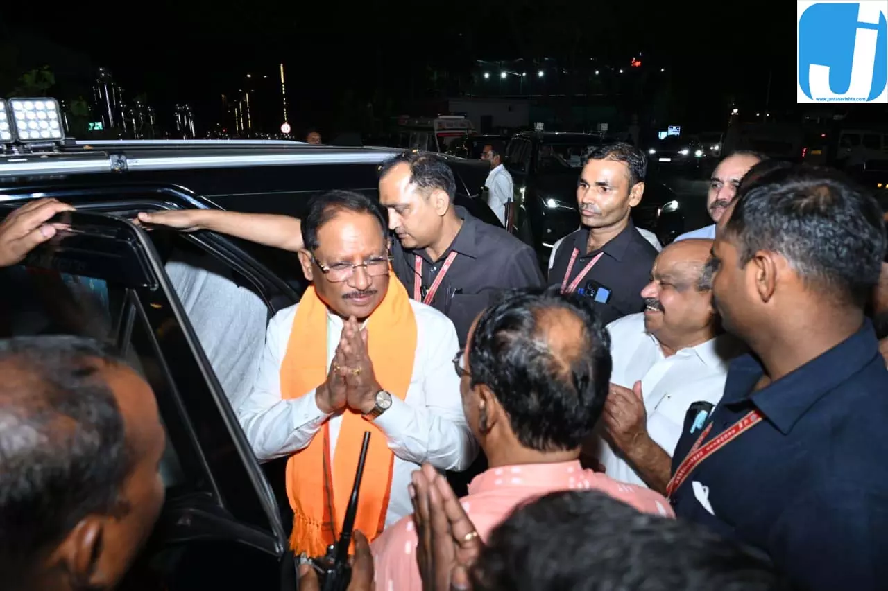 बंगाल में ऐतिहासिक जीत पर रायपुर में जश्न, मुख्यमंत्री विष्णु देव साय का भव्य स्वागत बंगाल में ऐतिहासिक जीत पर रायपुर में जश्न, मुख्यमंत्री विष्णु देव साय का भव्य स्वागत