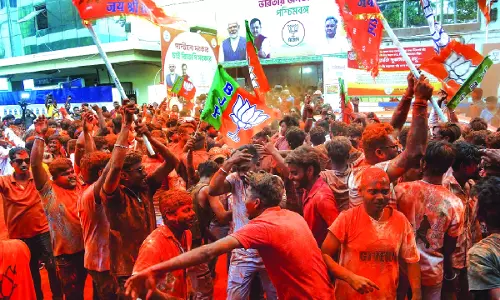 एक ऐतिहासिक सुबह: शासन, संस्कृति और सत्ता के पक्ष में रुझान के लिए 2026 का जनादेश एक ऐतिहासिक सुबह: शासन, संस्कृति और सत्ता के पक्ष में रुझान के लिए 2026 का जनादेश