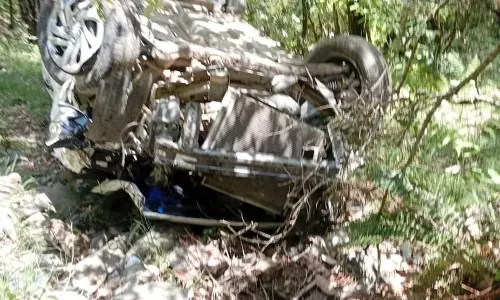 Himachal: सिरमौर में कार के खाई में गिरने से 4 लोगों की मौत
