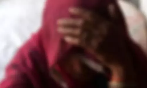 गेस्ट हाउस में 2 बहनों के साथ गैंगरेप, अपहरण कर ले गया था ऑटो चालक गेस्ट हाउस में 2 बहनों के साथ गैंगरेप, अपहरण कर ले गया था ऑटो चालक