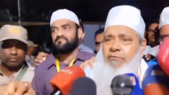 असम की राजनीति में बड़ा बयान: AIUDF प्रमुख बदरुद्दीन अजमल ने कांग्रेस पर साधा निशाना