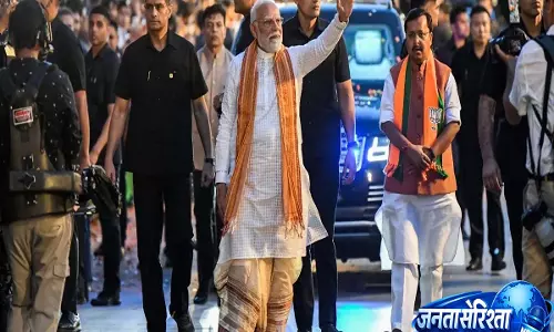 Kurta, Dhoti, Patka: पीएम मोदी का आउटफिट बीजेपी हेडक्वार्टर में नॉर्थ-ईस्ट गर्व और बंगाल जीत से जुड़ा Kurta, Dhoti, Patka: पीएम मोदी का आउटफिट बीजेपी हेडक्वार्टर में नॉर्थ-ईस्ट गर्व और बंगाल जीत से जुड़ा