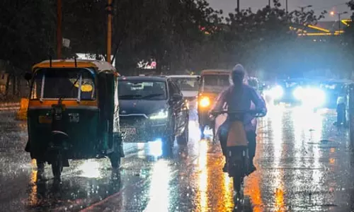 एनसीआर में बदला मौसम का मिजाज: आज भी गरज-चमक के साथ बारिश के आसार, हवा हुई साफ एनसीआर में बदला मौसम का मिजाज: आज भी गरज-चमक के साथ बारिश के आसार, हवा हुई साफ