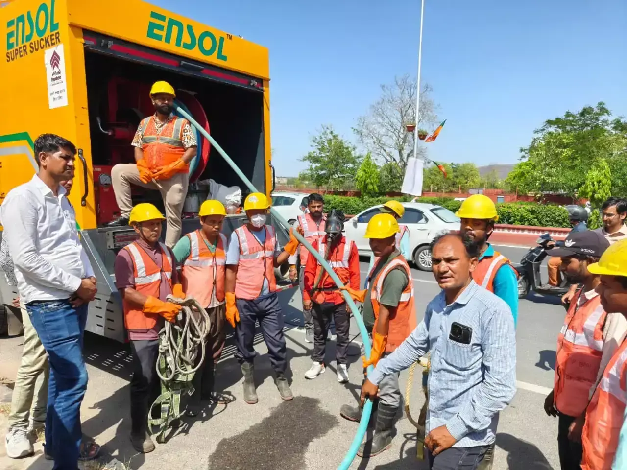 Jaipur: नगर निगम ने सीवर कर्मियों की सुरक्षा के लिए उठाया कदम Jaipur: नगर निगम ने सीवर कर्मियों की सुरक्षा के लिए उठाया कदम