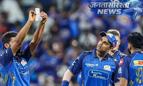 IPL 2026 में रघु शर्मा का डेब्यू यादगार, विकेट के बाद कार्ड दिखाकर मनाया अनोखा जश्न IPL 2026 में रघु शर्मा का डेब्यू यादगार, विकेट के बाद कार्ड दिखाकर मनाया अनोखा जश्न
