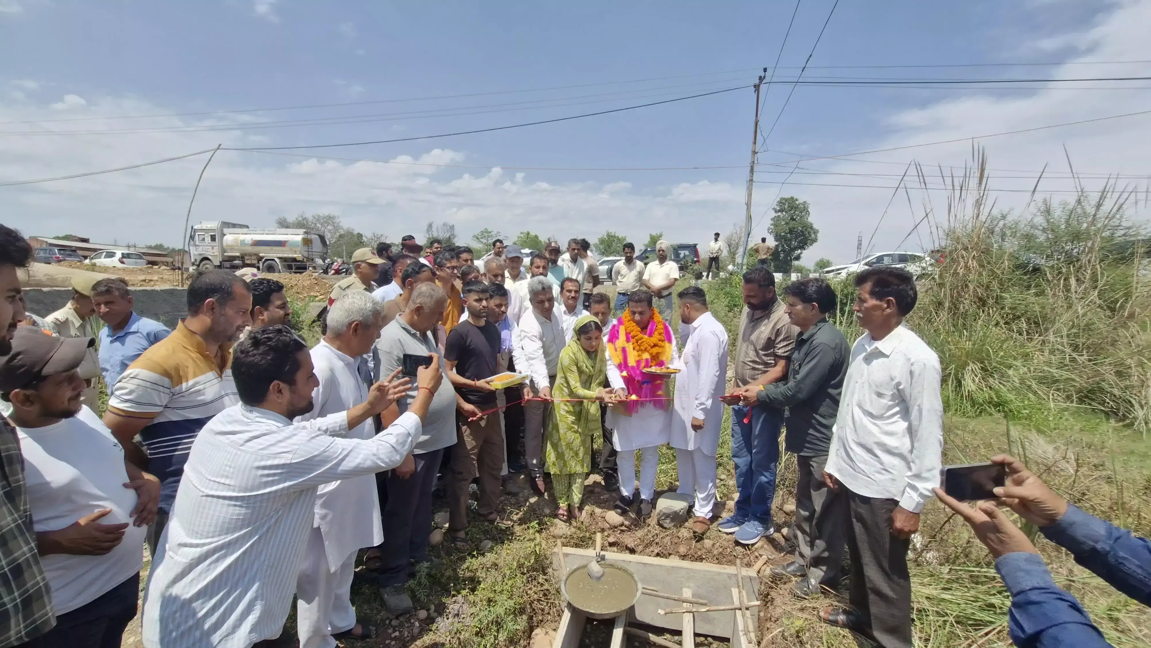 Kathua: विकास की सौगात, जसरोटा में नई योजनाओं की घोषणा Kathua: विकास की सौगात, जसरोटा में नई योजनाओं की घोषणा
