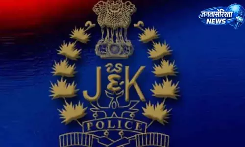 Srinagar पुलिस ने Sgr में कुख्यात ड्रग तस्कर का अवैध ढांचा गिराया