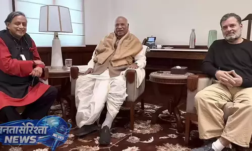 कांग्रेस को गंभीर आत्मनिरीक्षण की ज़रूरत है: चुनाव हार के बाद शशि थरूर का बयान कांग्रेस को गंभीर आत्मनिरीक्षण की ज़रूरत है: चुनाव हार के बाद शशि थरूर का बयान