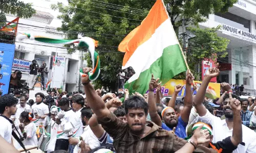 केरल में UDF की बड़ी बढ़त, लेफ्ट के मजबूत गढ़ों में सेंध; BJP ने भी दो सीटें जीतीं केरल में UDF की बड़ी बढ़त, लेफ्ट के मजबूत गढ़ों में सेंध; BJP ने भी दो सीटें जीतीं