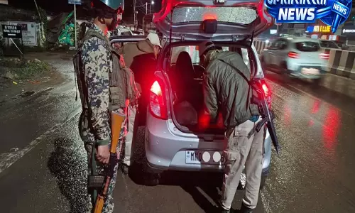 Manipur: चुराचांदपुर में महिला 1 किलो ब्राउन शुगर के साथ पकड़ी गई Manipur: चुराचांदपुर में महिला 1 किलो ब्राउन शुगर के साथ पकड़ी गई