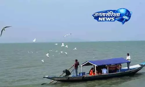 Khurda चिलिका में यात्रियों के लिए लाइफ जैकेट अनिवार्य Khurda चिलिका में यात्रियों के लिए लाइफ जैकेट अनिवार्य