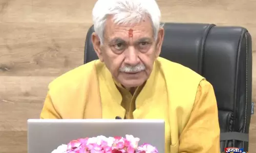 J-K: एलजी मनोज सिन्हा ने नशीली दवाओं के दुरुपयोग के खिलाफ बडगाम में पदयात्रा का नेतृत्व किया