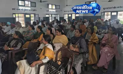 Jalandhar: महीनों की बकाया सैलरी पर एडेड स्कूल टीचर्स ने विरोध की चेतावनी दी Jalandhar: महीनों की बकाया सैलरी पर एडेड स्कूल टीचर्स ने विरोध की चेतावनी दी