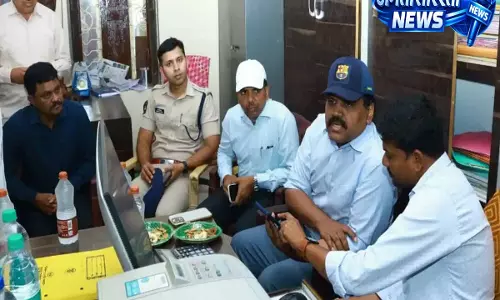 Hyderabad: कमिश्नर ने नलगोंडा मिलों में धान की ढुलाई तेज करने को कहा.. Hyderabad: कमिश्नर ने नलगोंडा मिलों में धान की ढुलाई तेज करने को कहा..