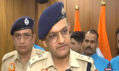 कच्छा-बनियान गैंग के सदस्यों ने फेरीवाला बनकर भेष बदला, मुठभेड़ के बाद जंगल से दबोचे गए: DCP अनंत मित्तल कच्छा-बनियान गैंग के सदस्यों ने फेरीवाला बनकर भेष बदला, मुठभेड़ के बाद जंगल से दबोचे गए: DCP अनंत मित्तल