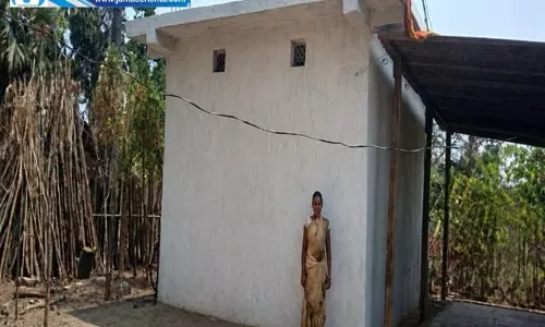नक्सल प्रभावित क्षेत्र रहे बीजापुर से राजमिस्त्री बने रमेश पासपुल, आत्मनिर्भरता की मिसाल नक्सल प्रभावित क्षेत्र रहे बीजापुर से राजमिस्त्री बने रमेश पासपुल, आत्मनिर्भरता की मिसाल
