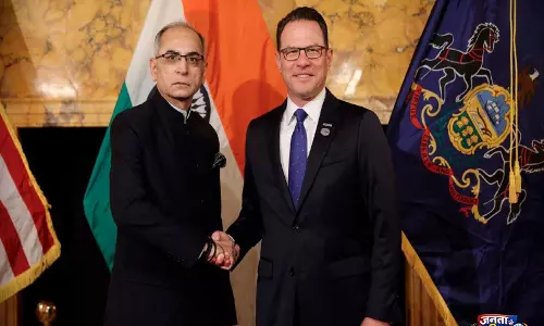 भारतीय दूत क्वात्रा और पेंसिल्वेनिया के गवर्नर ने आर्थिक और तकनीकी संबंधों को बढ़ावा देने पर चर्चा की भारतीय दूत क्वात्रा और पेंसिल्वेनिया के गवर्नर ने आर्थिक और तकनीकी संबंधों को बढ़ावा देने पर चर्चा की