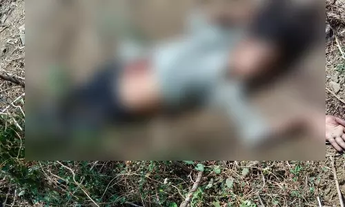 तेलीबांधा में अज्ञात महिला की लाश मिली