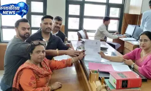 सोलन में BJP बागियों को लुभाने के लिए कर रही विशेष प्रयास सोलन में BJP बागियों को लुभाने के लिए कर रही विशेष प्रयास