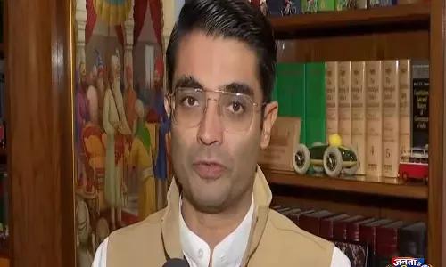 जयवीर शेरगिल का बयान: “वोटर नाम हटाने के बावजूद TMC की जीत, विपक्ष ECI पर सवाल उठा रहा” जयवीर शेरगिल का बयान: “वोटर नाम हटाने के बावजूद TMC की जीत, विपक्ष ECI पर सवाल उठा रहा”
