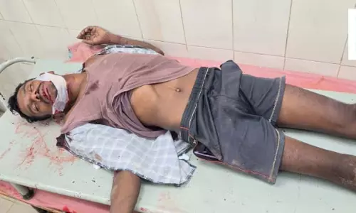 अस्पताल की तीसरी मंजिल से मरीज का परिजन कूदा, मची अफरातफरी अस्पताल की तीसरी मंजिल से मरीज का परिजन कूदा, मची अफरातफरी