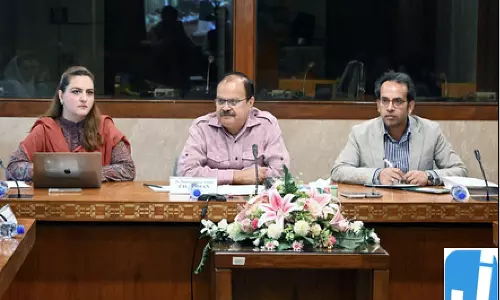 पाकिस्तान में एचआईवी संकट गहराया, इलाज करा रहे 20 हजार मरीज ‘लापता’ पाकिस्तान में एचआईवी संकट गहराया, इलाज करा रहे 20 हजार मरीज ‘लापता’
