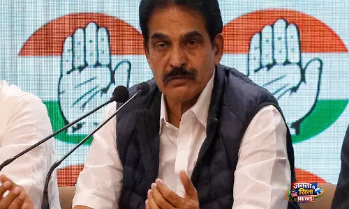 केरल में UDF की ऐतिहासिक जीत के बाद दिल्ली में कांग्रेस नेता केसी वेणुगोपाल का भव्य स्वागत हुआ केरल में UDF की ऐतिहासिक जीत के बाद दिल्ली में कांग्रेस नेता केसी वेणुगोपाल का भव्य स्वागत हुआ