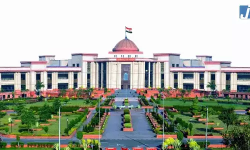 छत्तीसगढ़ हाईकोर्ट ने राज्य सरकार की याचिका की खारिज, देरी पर कड़ा रुख छत्तीसगढ़ हाईकोर्ट ने राज्य सरकार की याचिका की खारिज, देरी पर कड़ा रुख