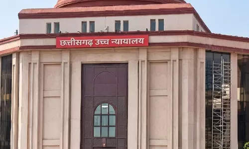 छत्तीसगढ़ की जर्जर सड़कों पर हाईकोर्ट सख्त, सरकार को निर्देश छत्तीसगढ़ की जर्जर सड़कों पर हाईकोर्ट सख्त, सरकार को निर्देश