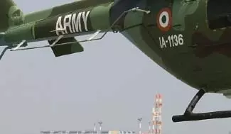 आर्मी हेलीकॉप्टर की इमरजेंसी लैंडिंग, तकनीकी खराबी बताया जा रहा आर्मी हेलीकॉप्टर की इमरजेंसी लैंडिंग, तकनीकी खराबी बताया जा रहा
