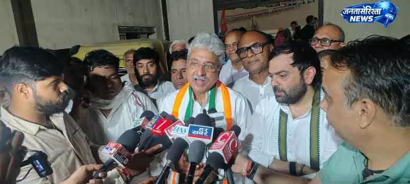 Haryana में रेवाड़ी नगर निगम चुनाव के लिए कांग्रेस ने एकजुटता दिखाई Haryana में रेवाड़ी नगर निगम चुनाव के लिए कांग्रेस ने एकजुटता दिखाई