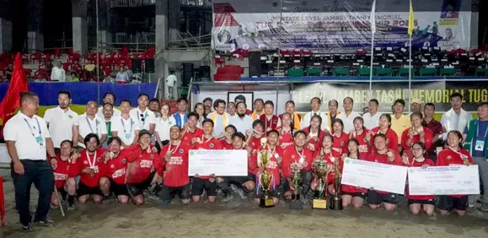 Arunachal: क्रा दादी जाम्बे ताशी टग ऑफ वॉर चैंपियनशिप की ओवरऑल चैंपियन बनीं Arunachal: क्रा दादी जाम्बे ताशी टग ऑफ वॉर चैंपियनशिप की ओवरऑल चैंपियन बनीं