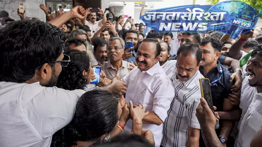 केरल में UDF की वापसी के बाद नई सरकार गठन की कवायद तेज केरल में UDF की वापसी के बाद नई सरकार गठन की कवायद तेज