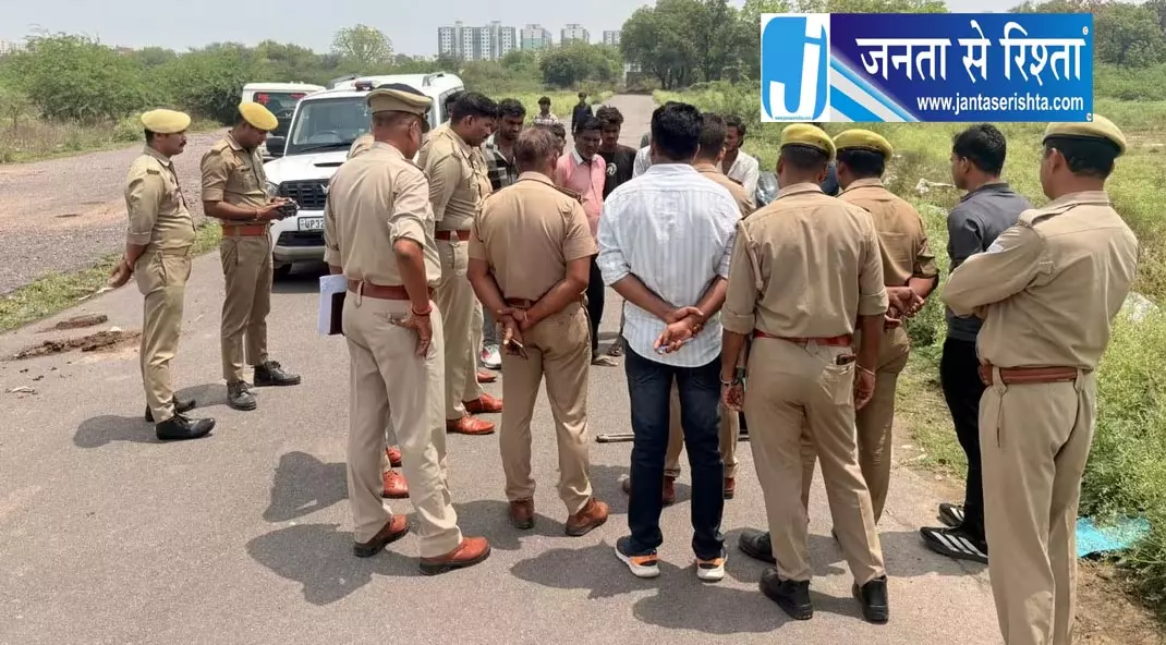 स्कूल के पीछे हिस्ट्रीशीटर की लाश मिली स्कूल के पीछे हिस्ट्रीशीटर की लाश मिली