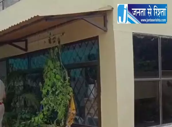 दुर्ग में व्यापारी के घर चोरों का धावा, लाखों की चोरी दुर्ग में व्यापारी के घर चोरों का धावा, लाखों की चोरी