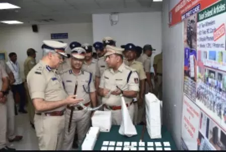 20 करोड़ का एमडीएमए और हाइड्रो गांजा जब्त, 6 लोग गिरफ्तार 20 करोड़ का एमडीएमए और हाइड्रो गांजा जब्त, 6 लोग गिरफ्तार