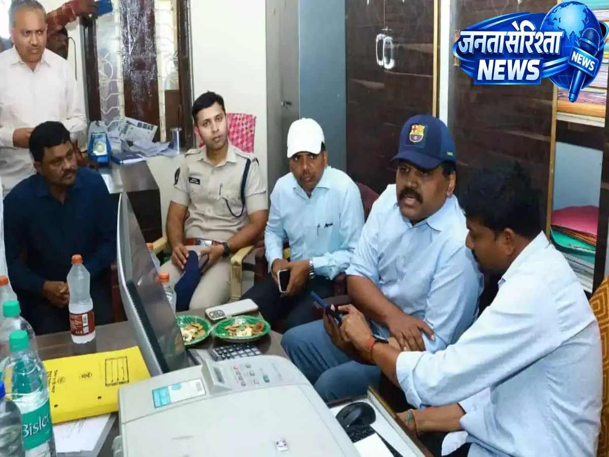 Hyderabad: कमिश्नर ने नलगोंडा मिलों में धान की ढुलाई तेज करने को कहा.. Hyderabad: कमिश्नर ने नलगोंडा मिलों में धान की ढुलाई तेज करने को कहा..