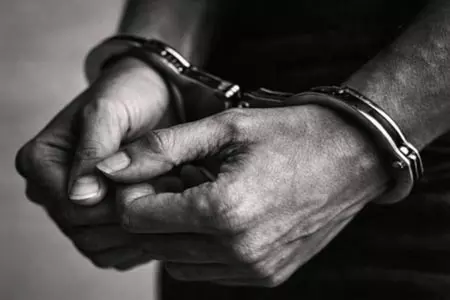 स्वास्थ्य विभाग का कर्मचारी गिरफ्तार, फर्जी नियुक्ति घोटाले में कार्रवाई स्वास्थ्य विभाग का कर्मचारी गिरफ्तार, फर्जी नियुक्ति घोटाले में कार्रवाई