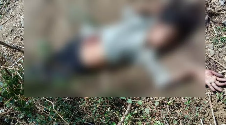 तेलीबांधा में अज्ञात महिला की लाश मिली तेलीबांधा में अज्ञात महिला की लाश मिली