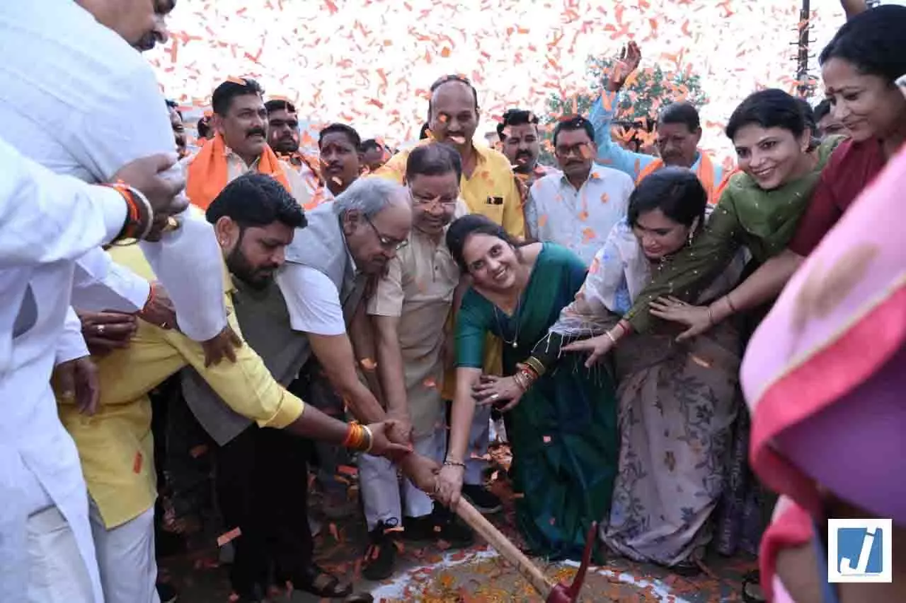 सांसद बृजमोहन अग्रवाल, विधायक सुनील सोनी, महापौर मीनल चौबे ने दी नगरवासियों को विकास की सौगात सांसद बृजमोहन अग्रवाल, विधायक सुनील सोनी, महापौर मीनल चौबे ने दी नगरवासियों को विकास की सौगात