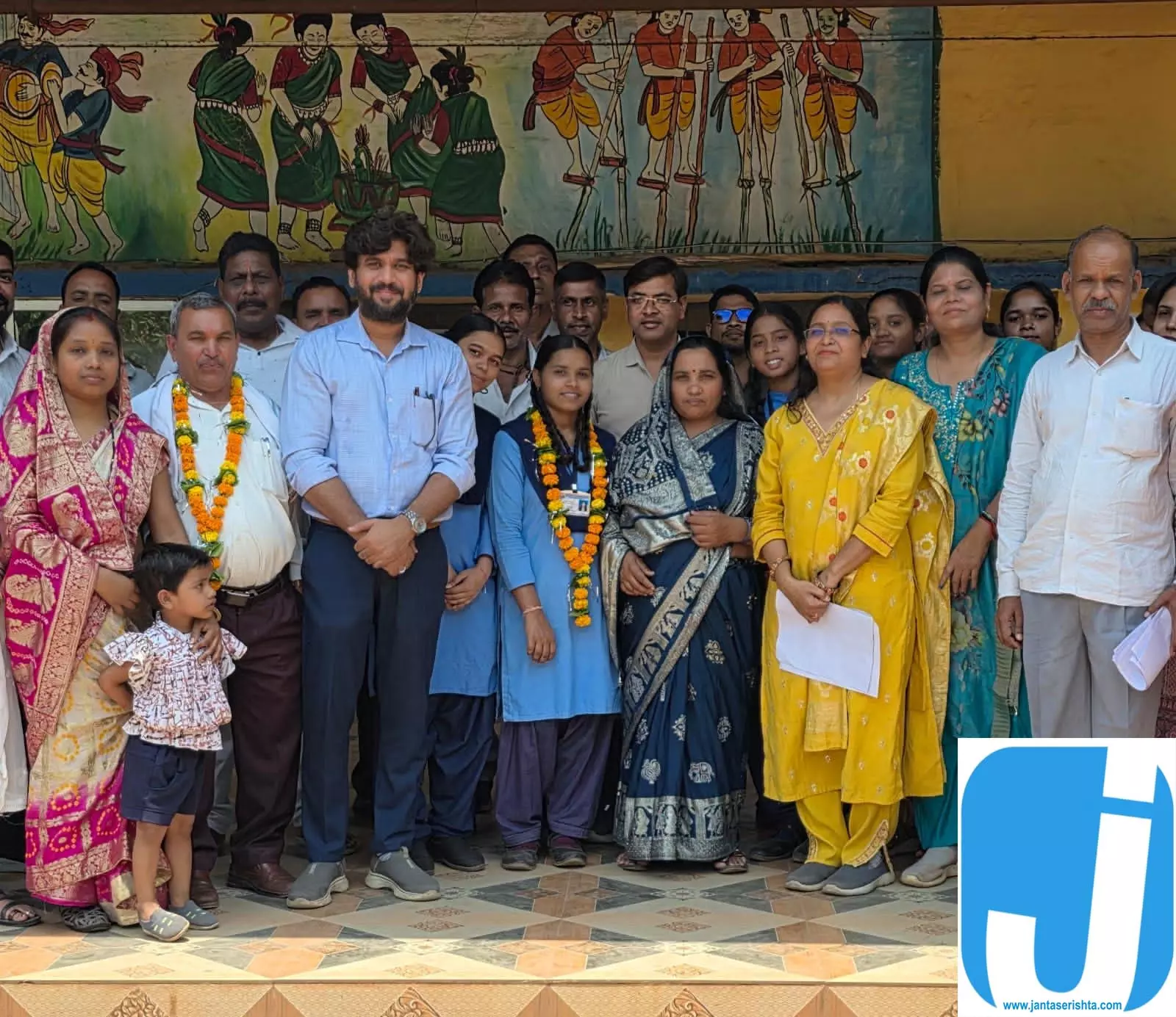 संघर्षों को मात देकर मानसी ने रचा इतिहास, बोर्ड परीक्षा के मेरिट सूची में बनाया स्थान संघर्षों को मात देकर मानसी ने रचा इतिहास, बोर्ड परीक्षा के मेरिट सूची में बनाया स्थान