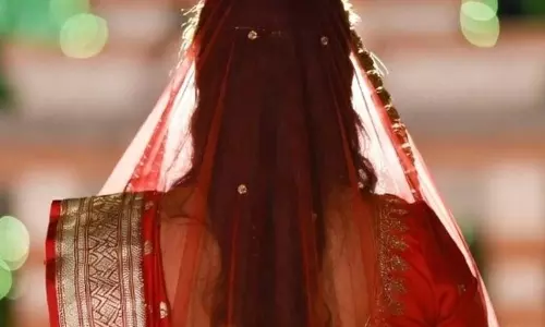 ये लड़की 9वीं बार शादी करने जा रही थी, लुटेरी दुल्हन एक्सपोज़ ये लड़की 9वीं बार शादी करने जा रही थी, लुटेरी दुल्हन एक्सपोज़