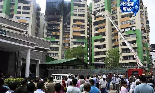 नोएडा, Ghaziabad की ऊंची सोसायटियों में आग लगने का खतरा नोएडा, Ghaziabad की ऊंची सोसायटियों में आग लगने का खतरा