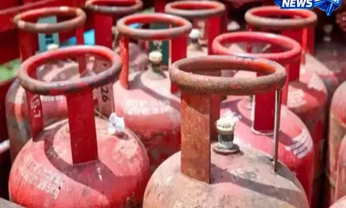Hyderabad: संगारेड्डी गोदाम से चोर ले गए 82 गैस सिलेंडर Hyderabad: संगारेड्डी गोदाम से चोर ले गए 82 गैस सिलेंडर